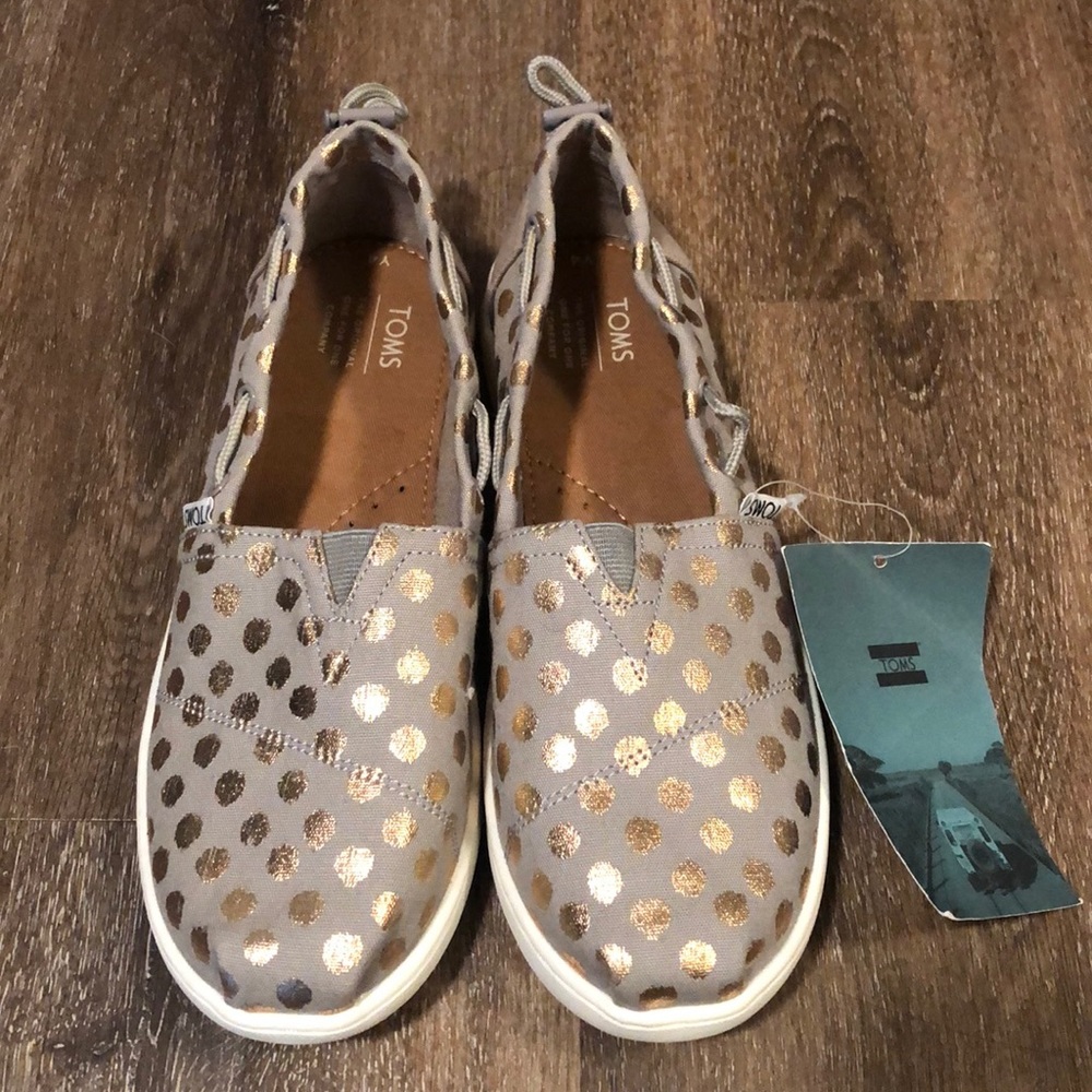 TOMS New With Tags